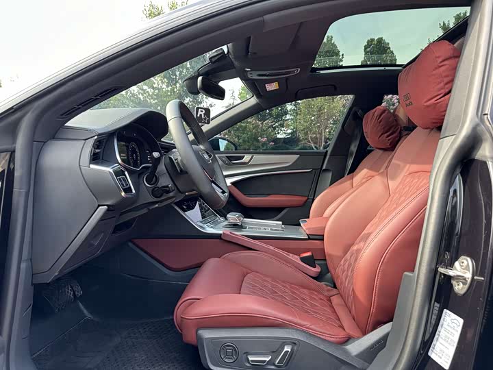 Фото 4 - Audi A7L