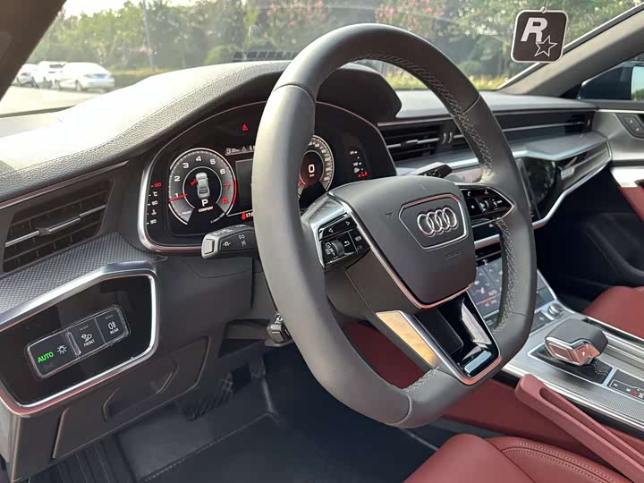 Фото 6 - Audi A7L