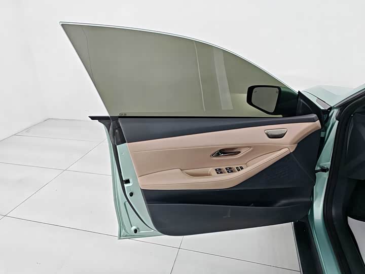 Фото 10 - Changan Deepal SL03