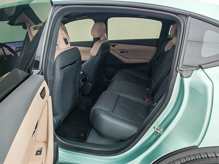 Фото 12 - Changan Deepal SL03