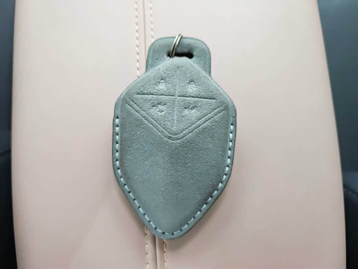 Фото 15 - Changan Deepal SL03