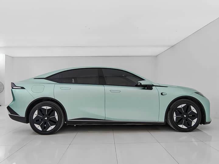 Фото 8 - Changan Deepal SL03