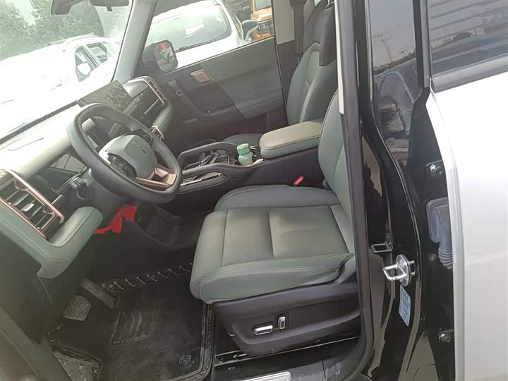 Фото 15 - Chery iCar 03