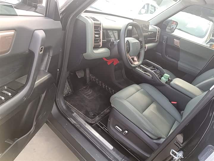 Фото 16 - Chery iCar 03