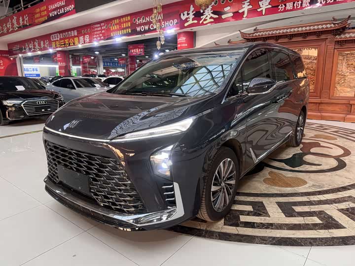 Фото 1 - Buick GL8 Hybrid