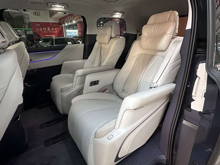 Фото 7 - Buick GL8 Hybrid