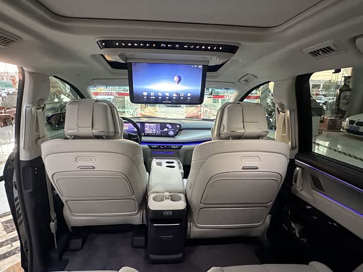 Фото 8 - Buick GL8 Hybrid