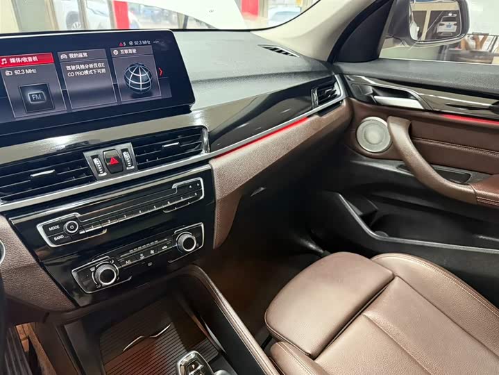 Фото 12 - BMW X1