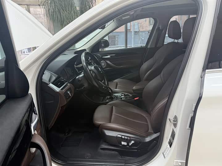 Фото 16 - BMW X1