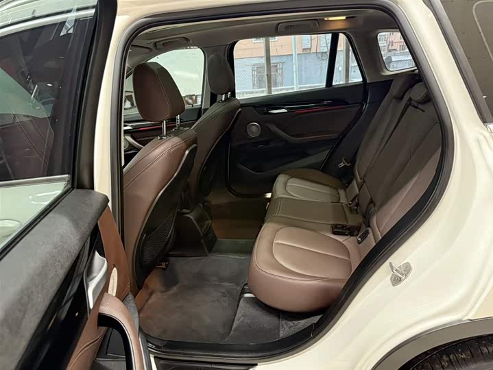 Фото 18 - BMW X1