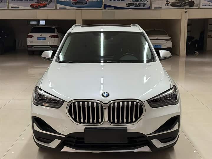Фото 2 - BMW X1