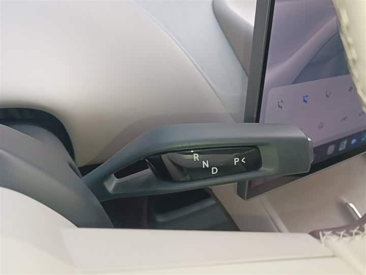 Фото 14 - Xiaomi YU7