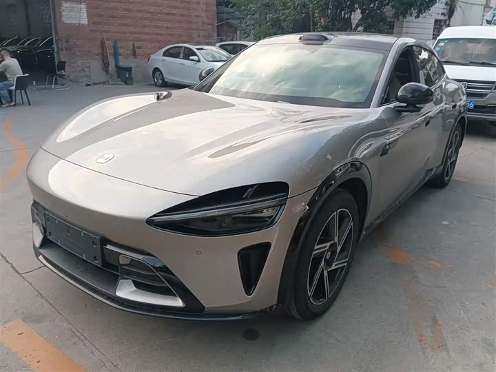 Фото 2 - Xiaomi YU7