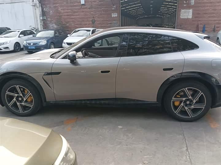 Фото 5 - Xiaomi YU7