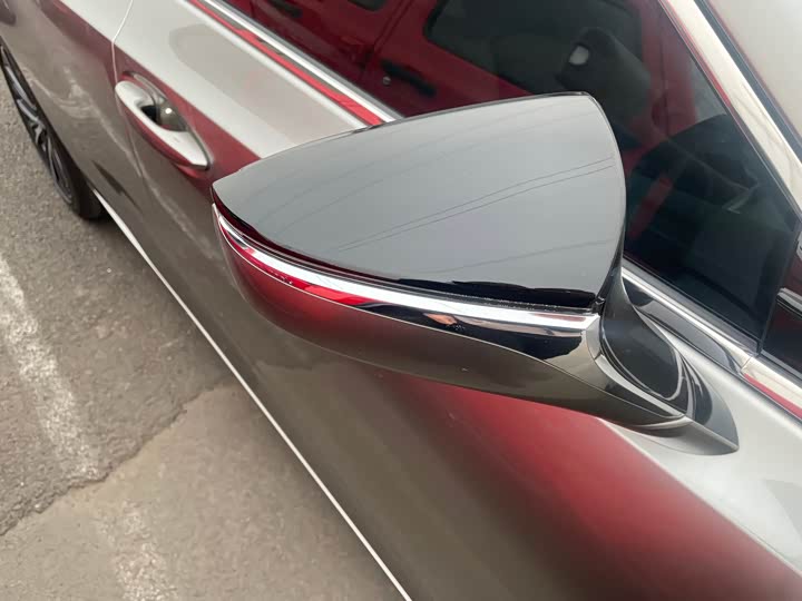 Фото 11 - Lexus ES