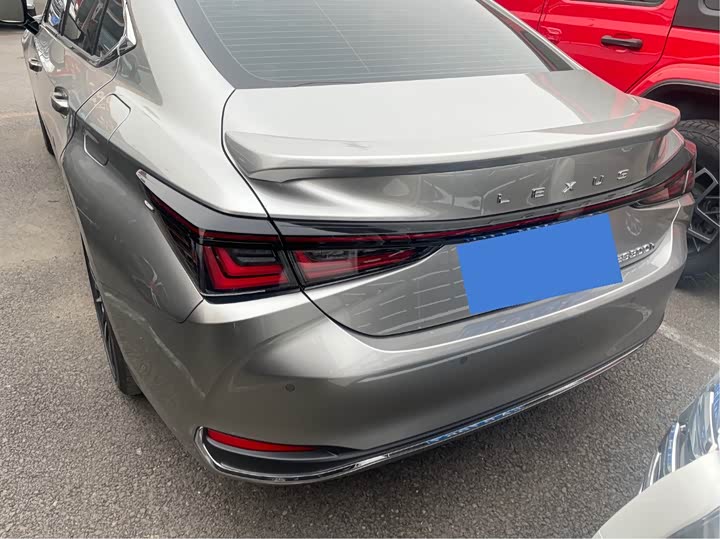 Фото 4 - Lexus ES