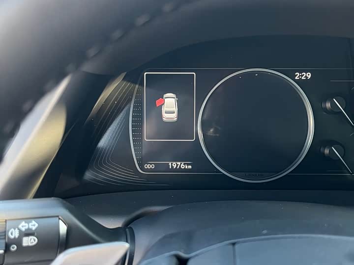 Фото 6 - Lexus ES