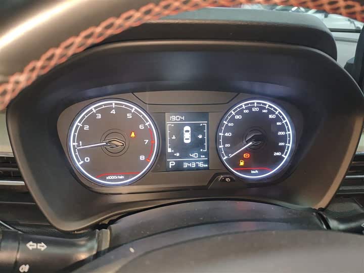 Фото 12 - Geely Vision X3