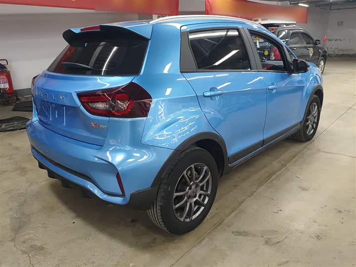 Фото 7 - Geely Vision X3