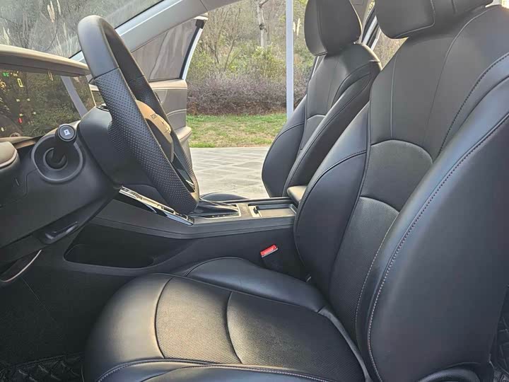 Фото 10 - Roewe i5