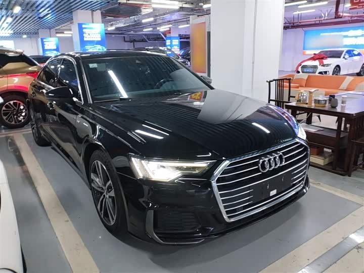 Фото 4 - Audi A6L