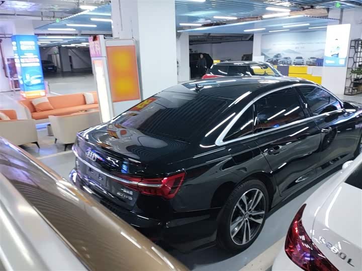 Фото 7 - Audi A6L