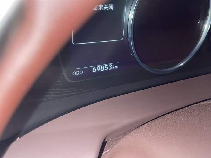 Фото 11 - Lexus ES