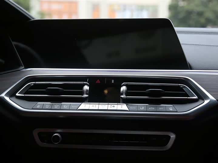 Фото 14 - BMW X5