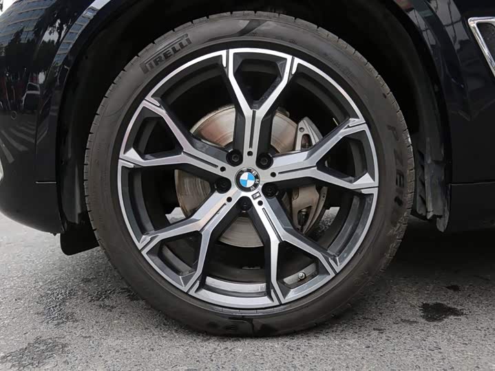 Фото 16 - BMW X5