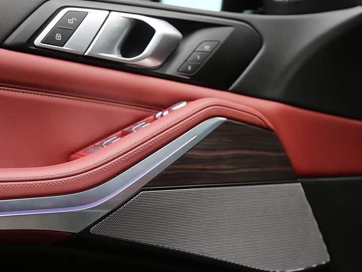 Фото 17 - BMW X5