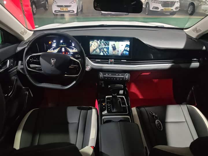 Фото 10 - Bestune B70