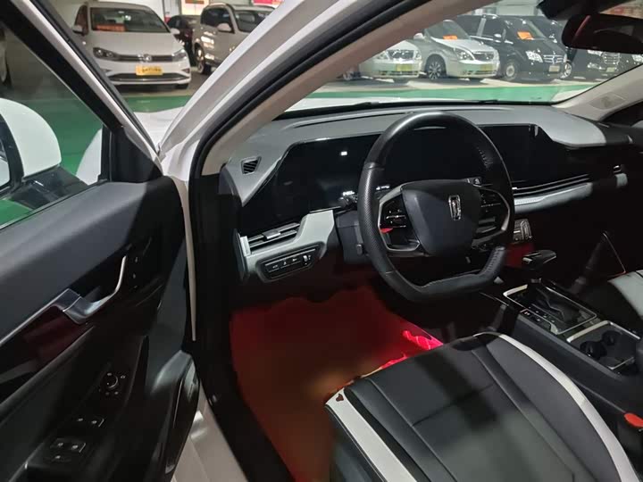 Фото 16 - Bestune B70