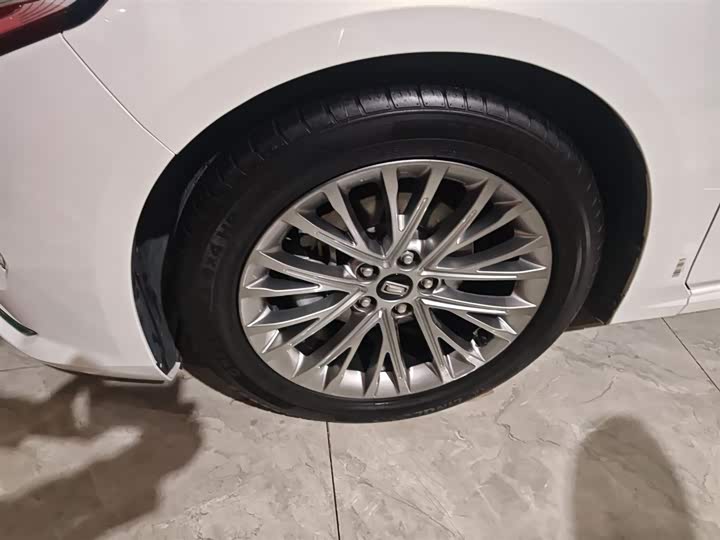 Фото 23 - Bestune B70