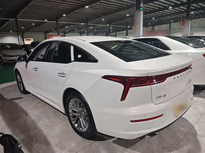 Фото 5 - Bestune B70