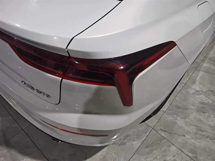 Фото 8 - Bestune B70