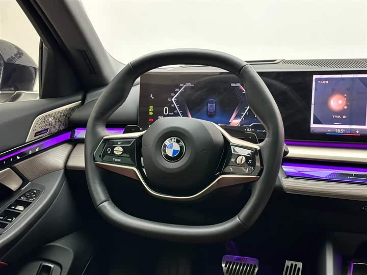 Фото 12 - BMW 5 Series