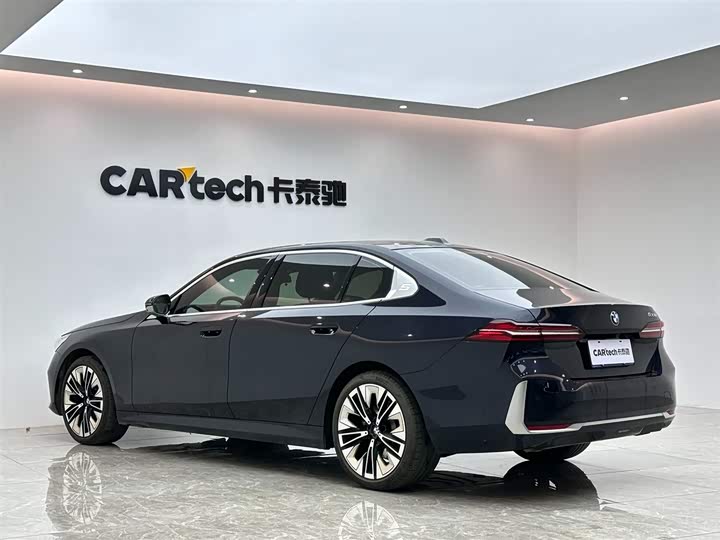 Фото 3 - BMW 5 Series