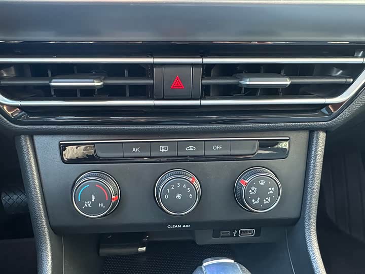 Фото 11 - Volkswagen Lavida