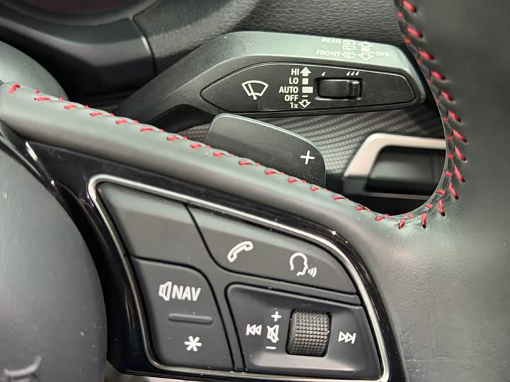 Фото 13 - Audi Q2L