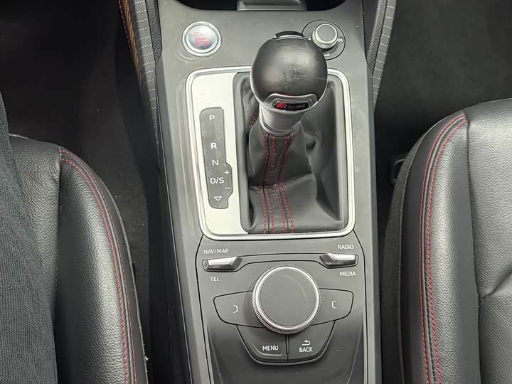 Фото 18 - Audi Q2L