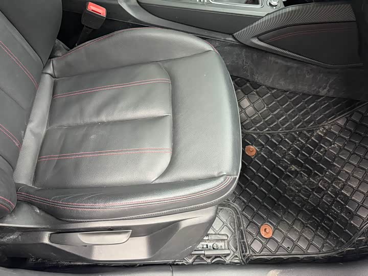 Фото 21 - Audi Q2L