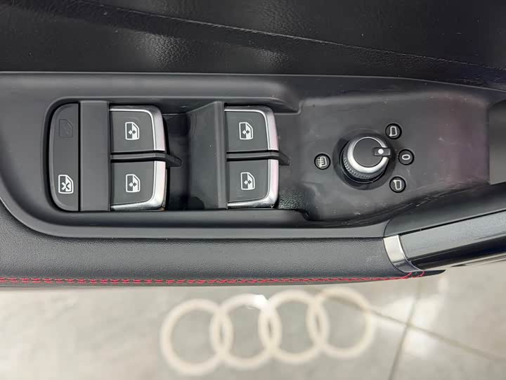 Фото 9 - Audi Q2L