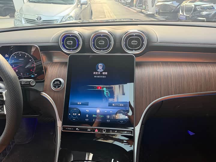 Фото 10 - Mercedes-Benz GLC-Class