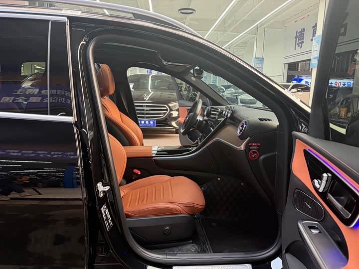 Фото 14 - Mercedes-Benz GLC-Class