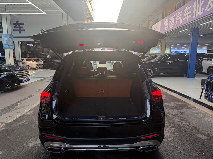 Фото 19 - Mercedes-Benz GLC-Class