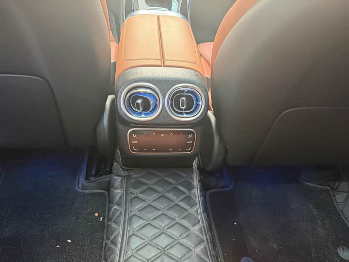 Фото 9 - Mercedes-Benz GLC-Class