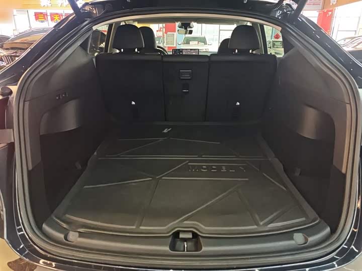 Фото 19 - Tesla Model Y