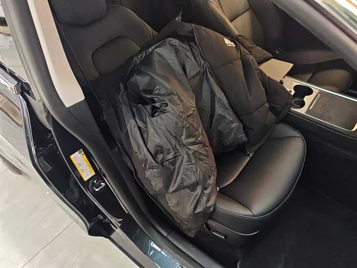 Фото 25 - Tesla Model Y