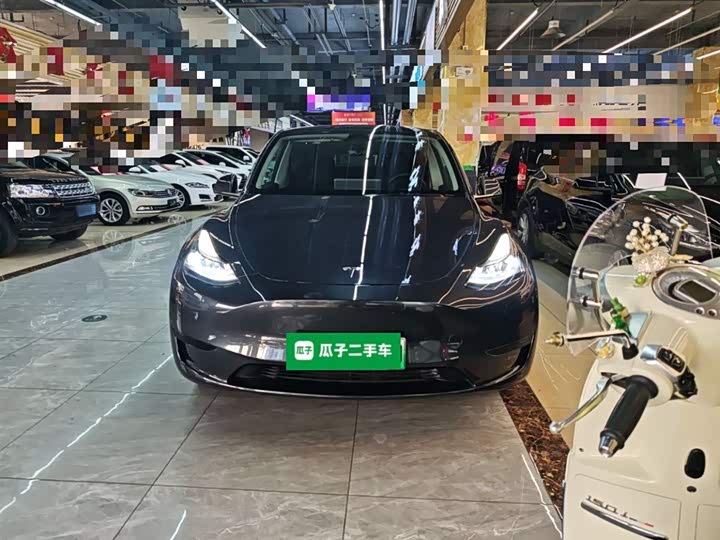 Фото 3 - Tesla Model Y