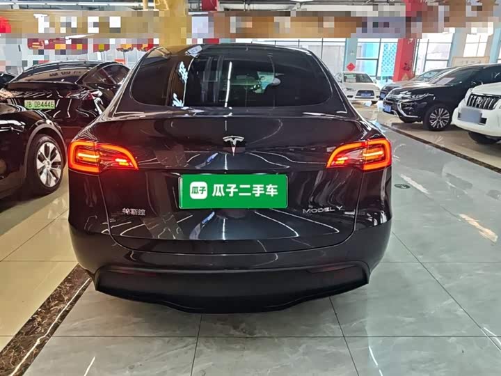 Фото 6 - Tesla Model Y